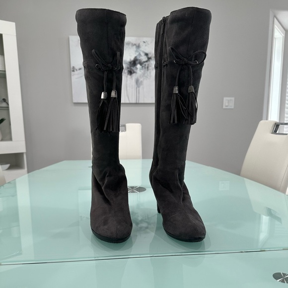 Impo Stretch Grey Faux Suede 3” Knee High Boots Size 9 - Picture 3 of 5